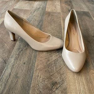 Kelly & Katie Genna Pump, Beige Synthetic